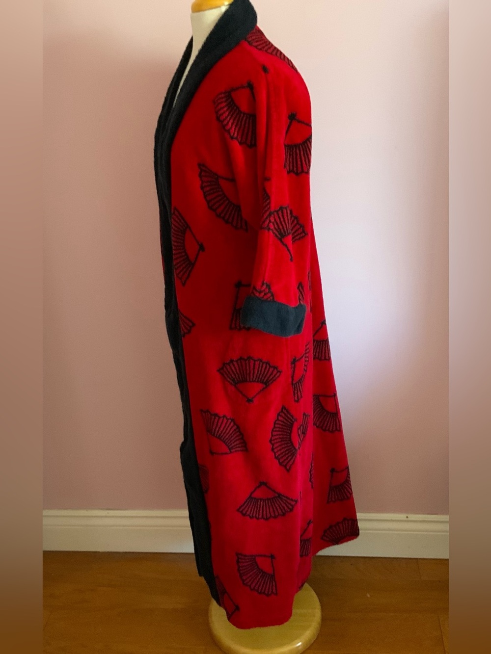 Vintage Diamond Tea Red Robe - Picture 3 of 8